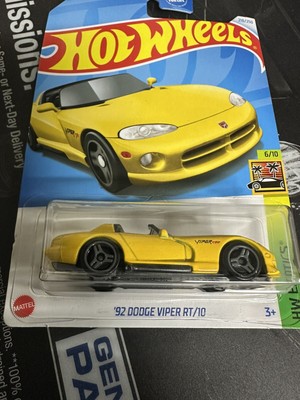 Hot Wheels  92 DODGE VIPER RT/10 218/250 HW Exotics 6/10  Yellow M