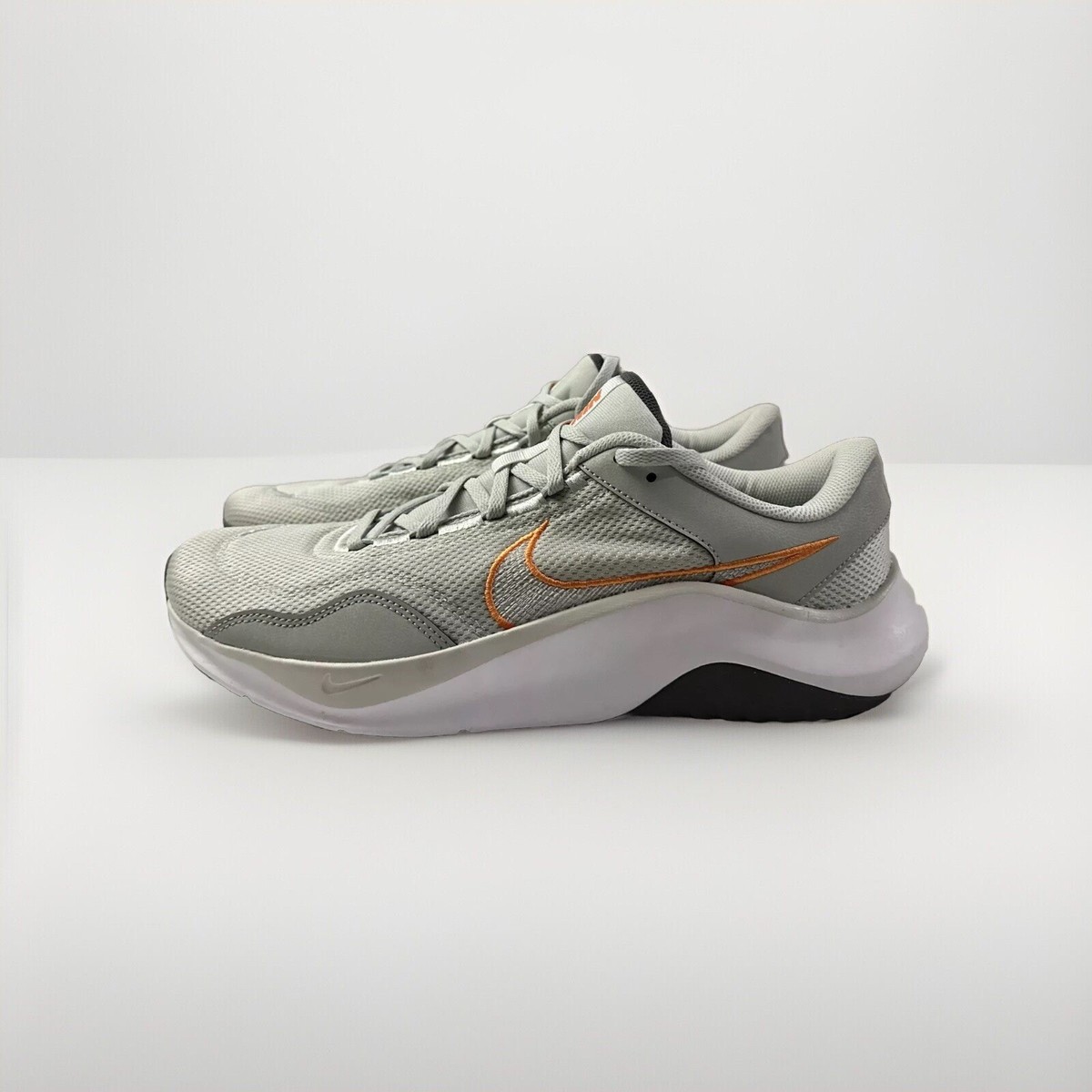 Nike Legend Essential 3 Next Nature Silver Men display picture 3
