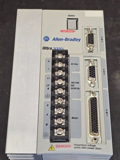 ALLEN BRADLEY ULTRA 3000I 2098 DSD 005X SERVO DRIVE
