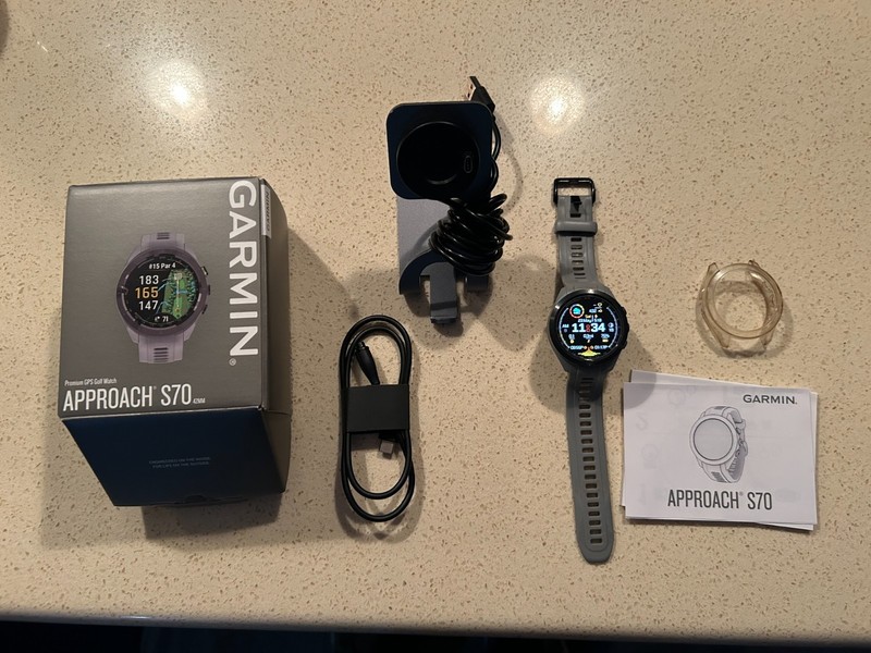 Garmin Approach S70 42mm Golf SGPS Watch - Grey