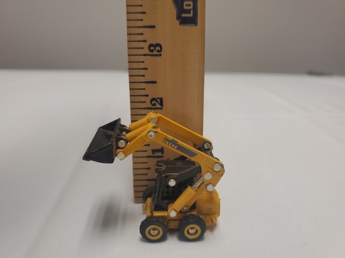 Rare! Ertl 1/32 scale John Deere 320 Skid Steer, model loader with Brown cab! - Picture 11 of 11