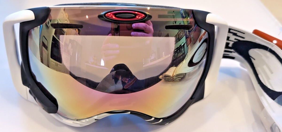 OAKLEY SKI SNOWBOARD SNOW GOGGLES AIRWAVE 1.5 FRAME W/ PINK