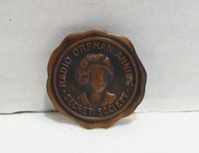 RADIO ORPHAN ANNIE ANNIE'S SECRET SOCIETY BADGE PIN 1934 PREMIUM METAL little