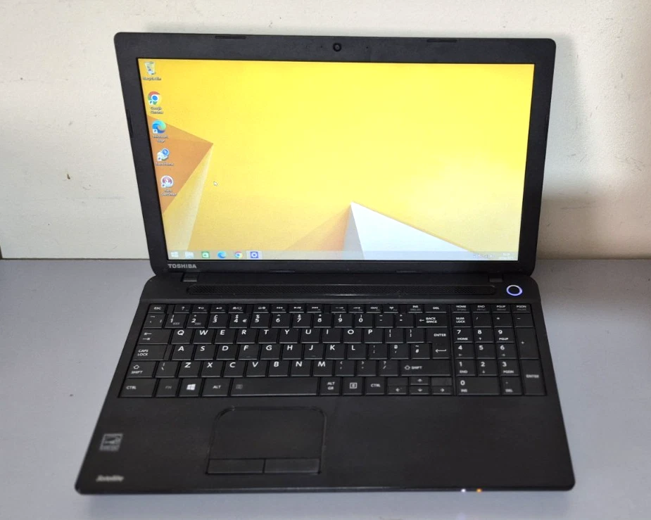Toshiba Satellite 15.6" Intel Core i3 4th Gen Processor 1TB HDD 8GB Ram Wins 8.1 - Image 2 of 4