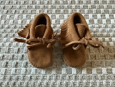 MINNETONKA Size 1 Brown Suede Baby Shoes Fringe Booties Moccasins 1482