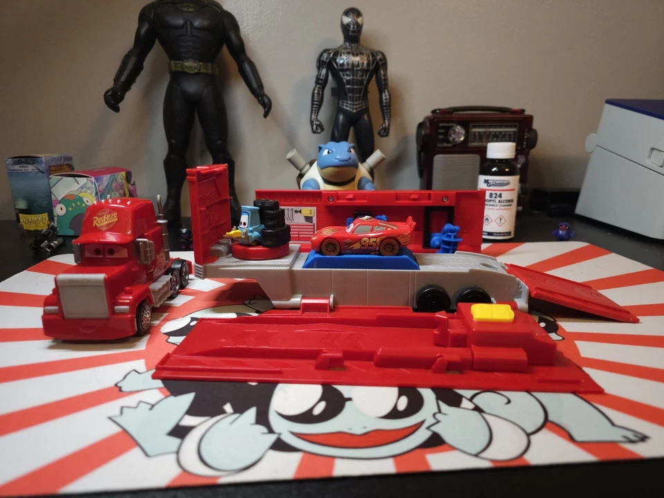 Lightning McQueen 95 Mack Toy Truck Cars Película 2016 Foto 3 de 4