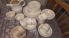 Bilton's Colouroll Pergoda Dinner Service