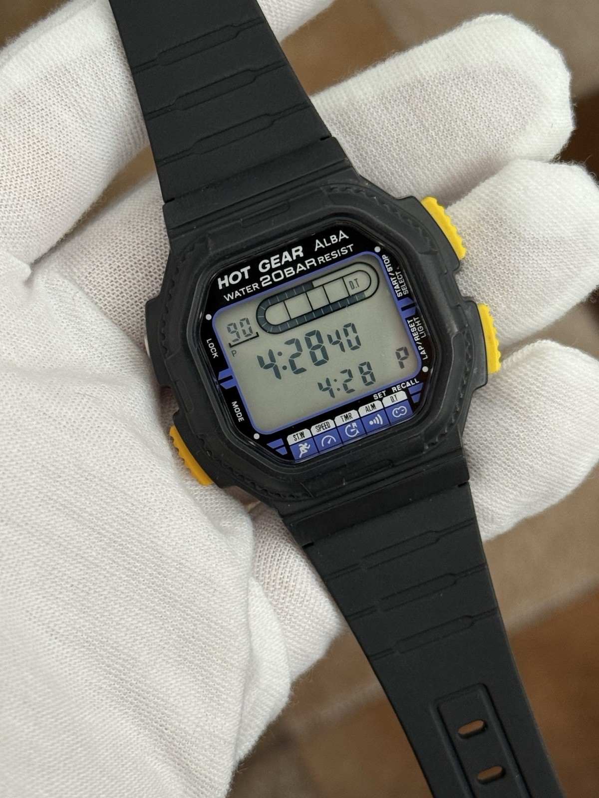 Vintage Digital JDM Hot W359-4A58 Seiko Sports Men’s Watch Gear Rare 1990s Alba - vintagewatches.pk