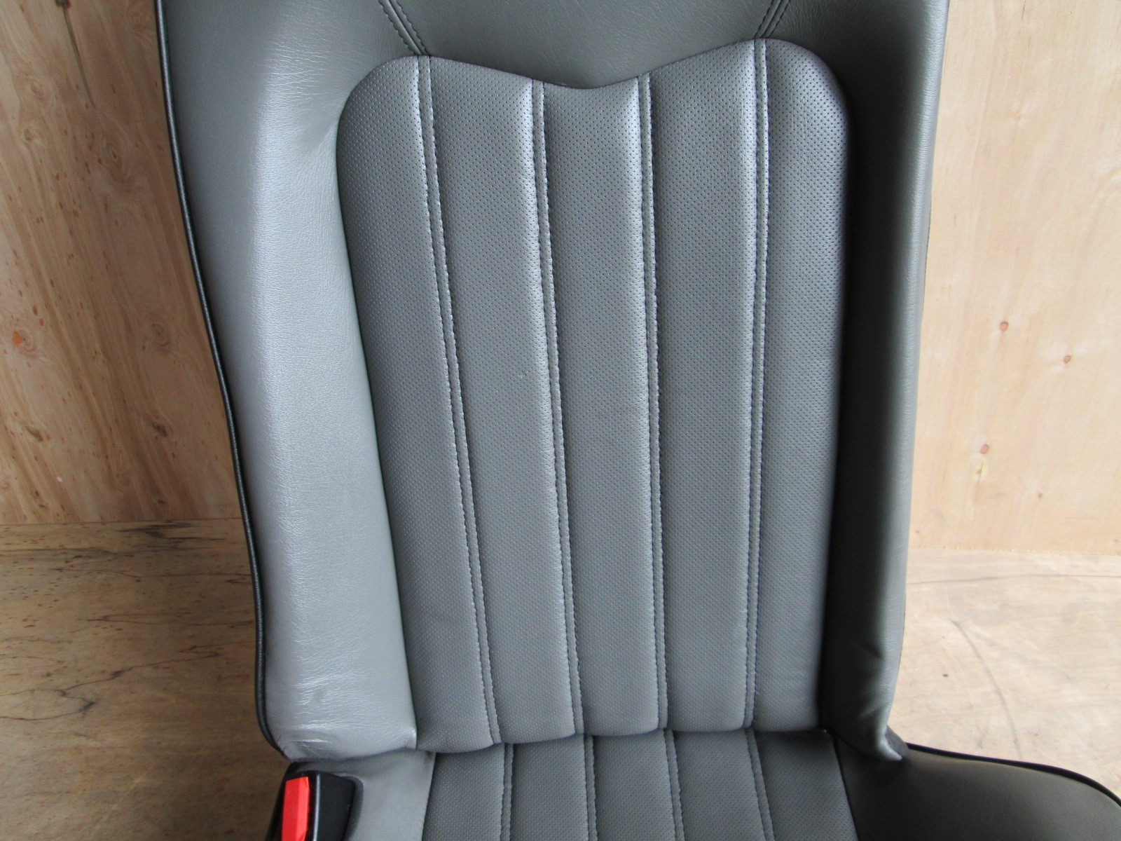 Maserati Quattroporte - LH / Rear Seat w/ Rails / Guides  - Argento Medio Grey