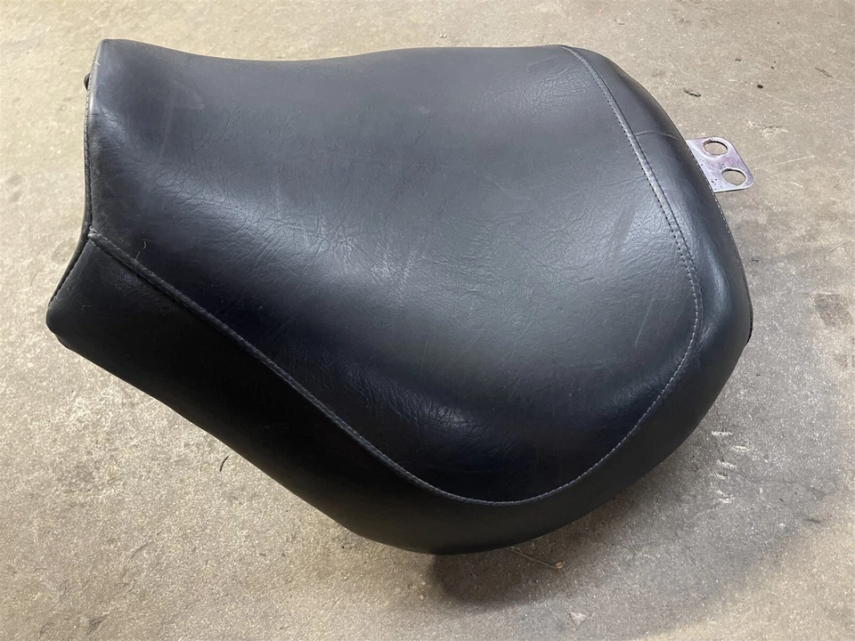 Sillín asiento conductor delantero OEM Suzuki Boulevard M50 VZ800 VZ 800 05 06 07 08 09 Foto 2 de 4