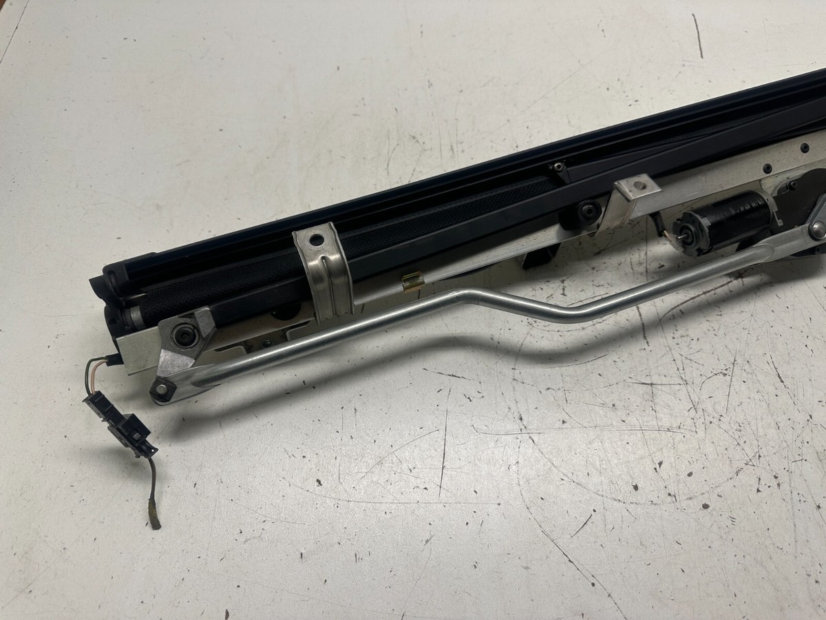 F212120 2003-2009 Mercedes CLS550 Rear Window Sunshade 03-09 CLK