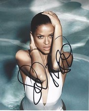 ACTRESS GUGU MBATHA-RAW SIGNED BEYOND THE LIGHTS 8X10 PHOTO A W/COA CONCUSSION