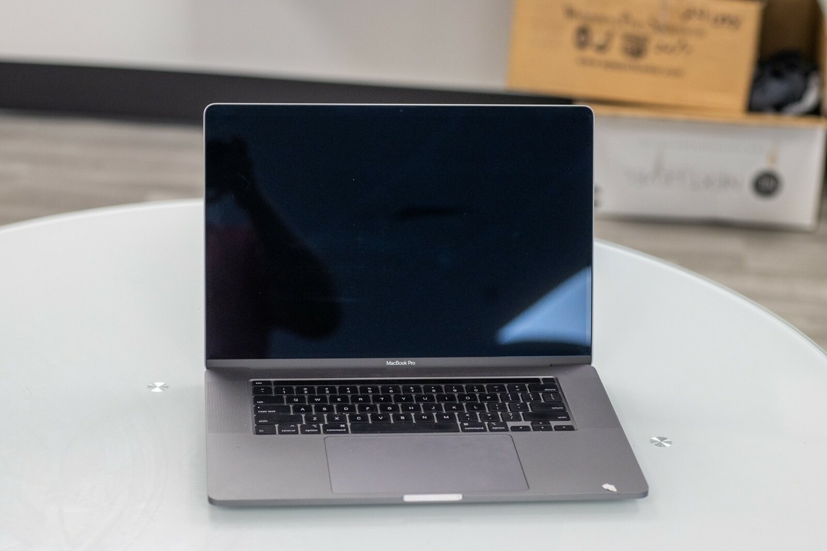 Apple MacBook Pro 16-inch 2019 2.4 GHz i9 / 32GB RAM / 2TB SSD + 