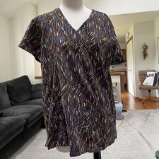 WS Gear Scrub V Neck 2 Pocket Multi Color Scrub Size Large Free Shipping