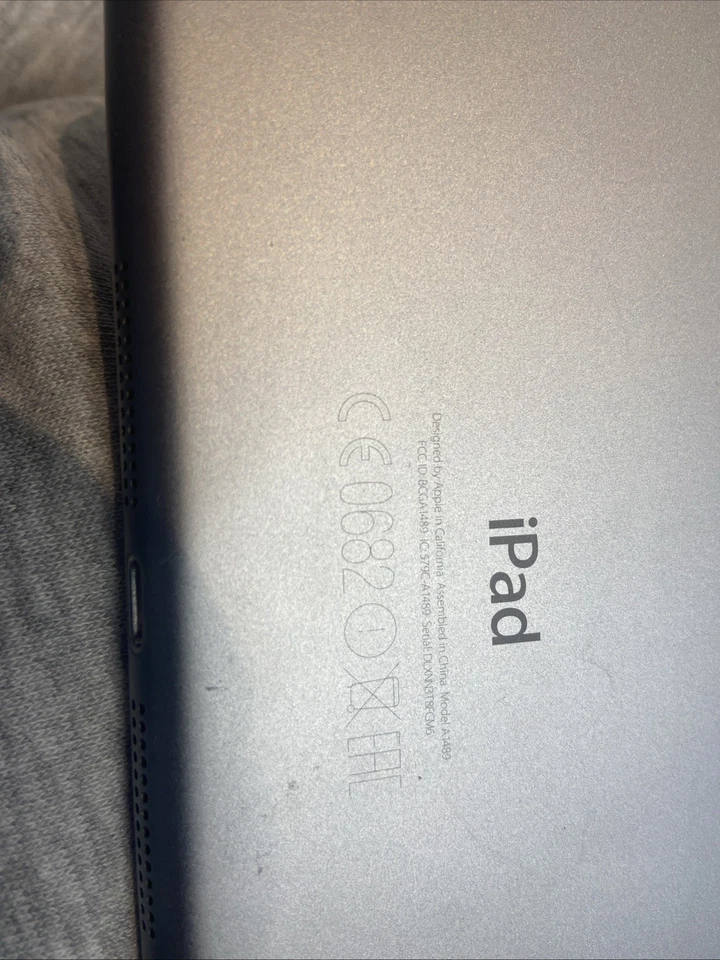 Apple iPad mini 2 32GB, Wi-Fi, 7.9in - Space Grey - Image 4 of 4