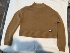 Tommy Hilfiger Women  s Sweater Size Medium