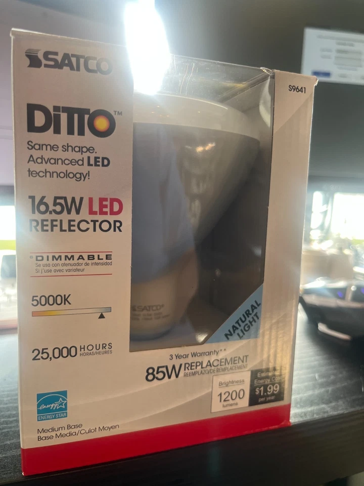 Satco Ditto 16.5W 5000K Dimmable LED medium base light bulb - Image 2 of 2