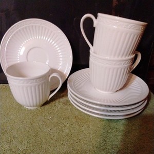 MIXED SET OF 8 - MIKASA - ITALIAN COUNTRYSIDE - 3 CUPS & 5  SAUCERS