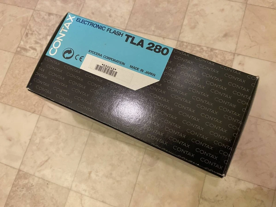 Unused Contax TLA280 Shoe Mount Flash for Contax SLR Camera Electronic Flash  - Image 4 of 4