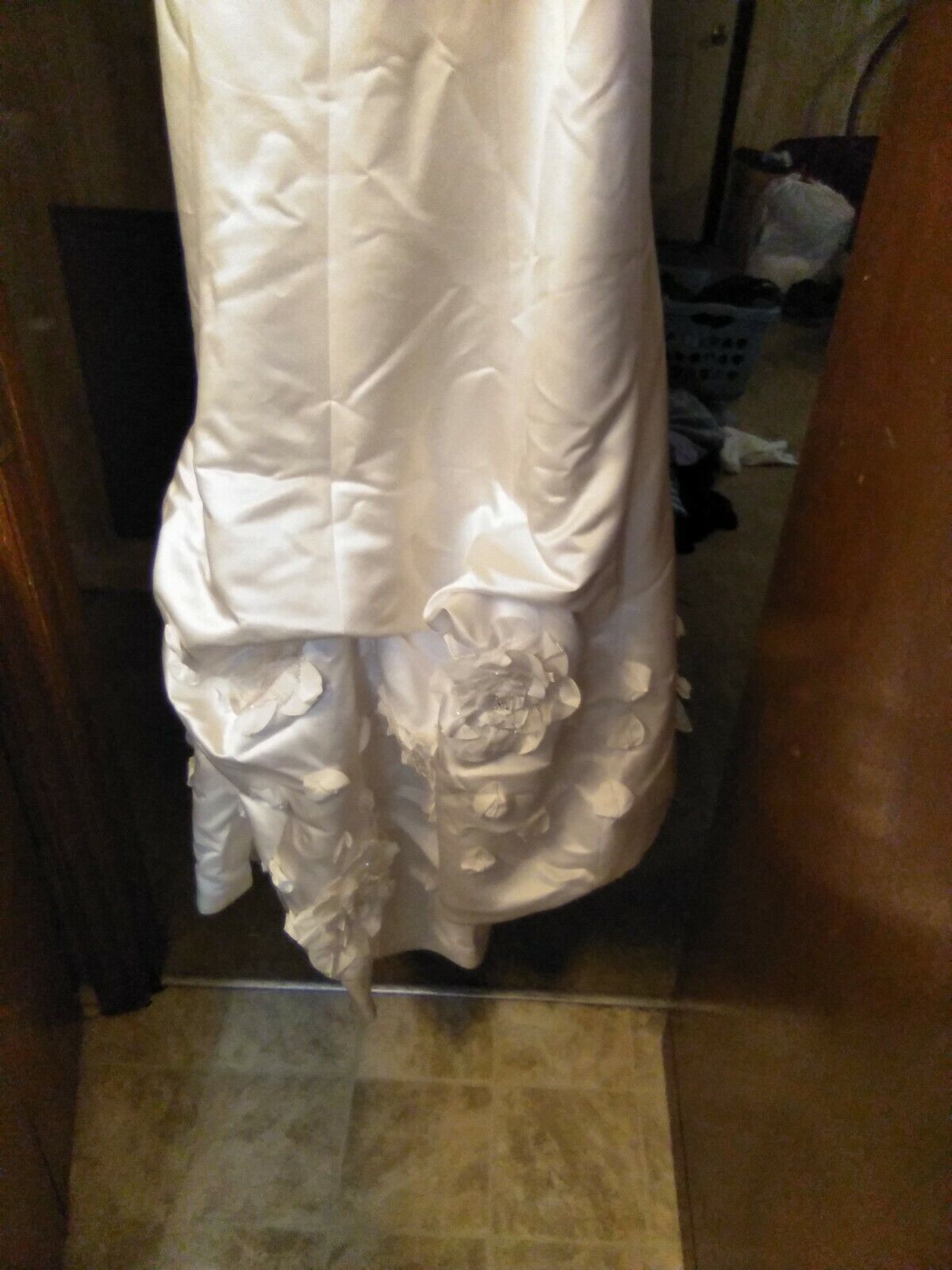 GALINA SIGNATURE Woman’s Wedding Dress. Size 4 fl… - image 6