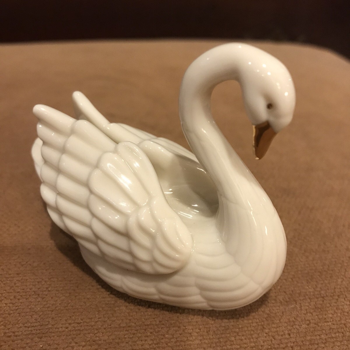 Elegant Lenox Swan Figurine with 24K Gold Trim (1990's