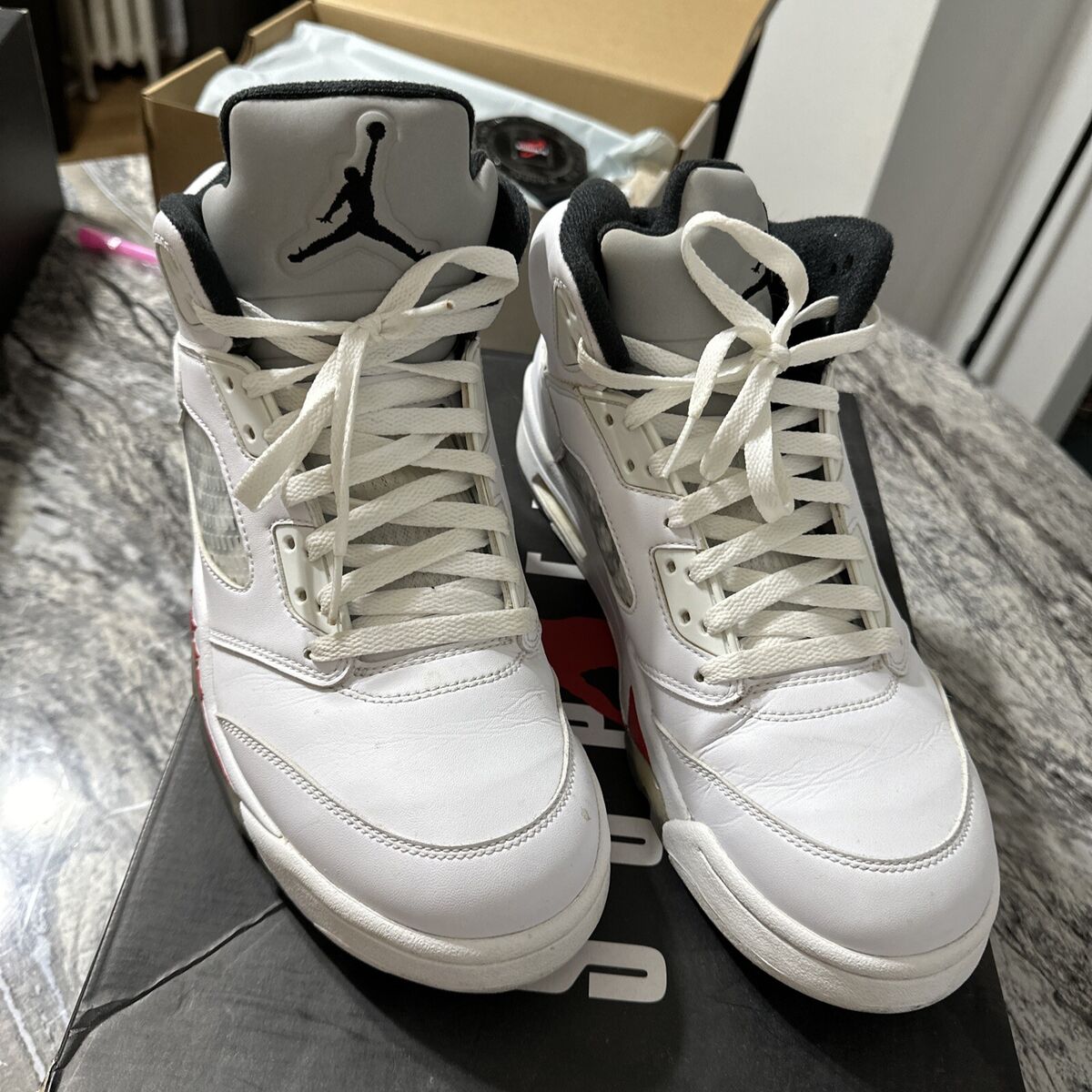 Size 10.5 - Supreme x Air Jordan 5 Retro White 886691337805 Size 10.5 - Supreme x Air Jordan 5 Retro White 886691337805