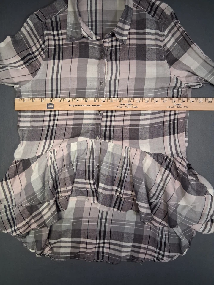 Top Melrose and Market para mujer mediano a cuadros con volantes dobladillo manga larga con botones Foto 4 de 4