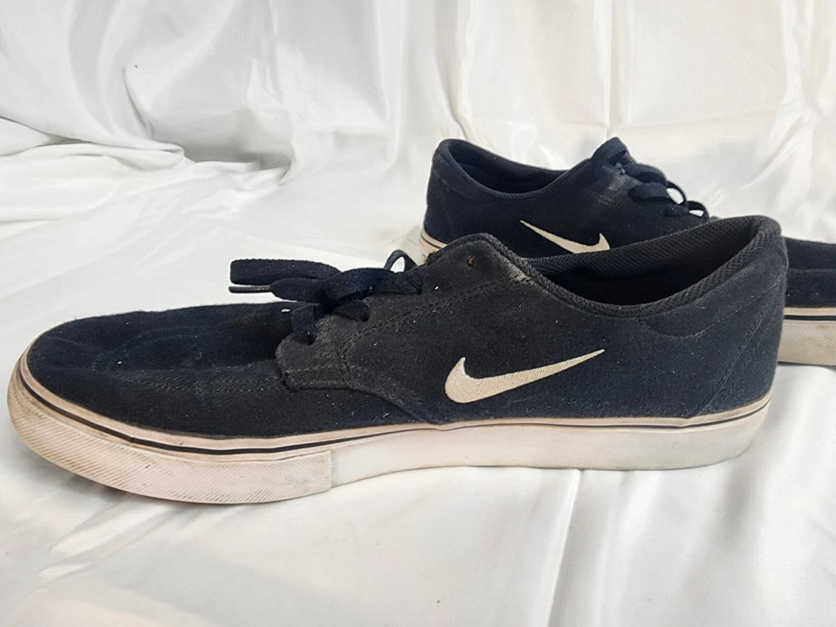 Nike sb clutch black and best sale white