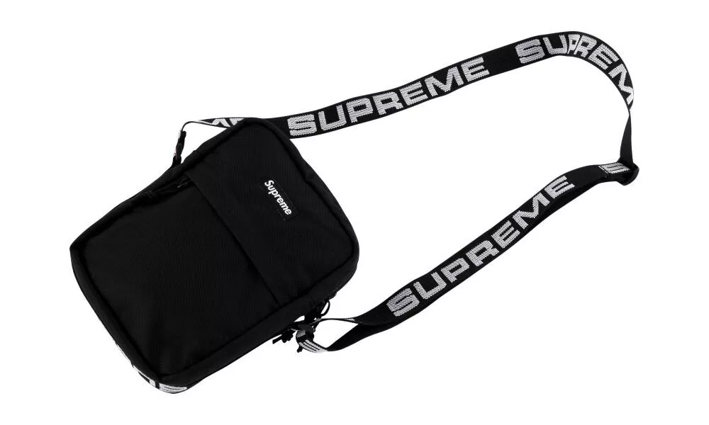 Supreme Shoulder Bag (SS18) Black  Shoulder bag women, Bags, Black shoulder  bag