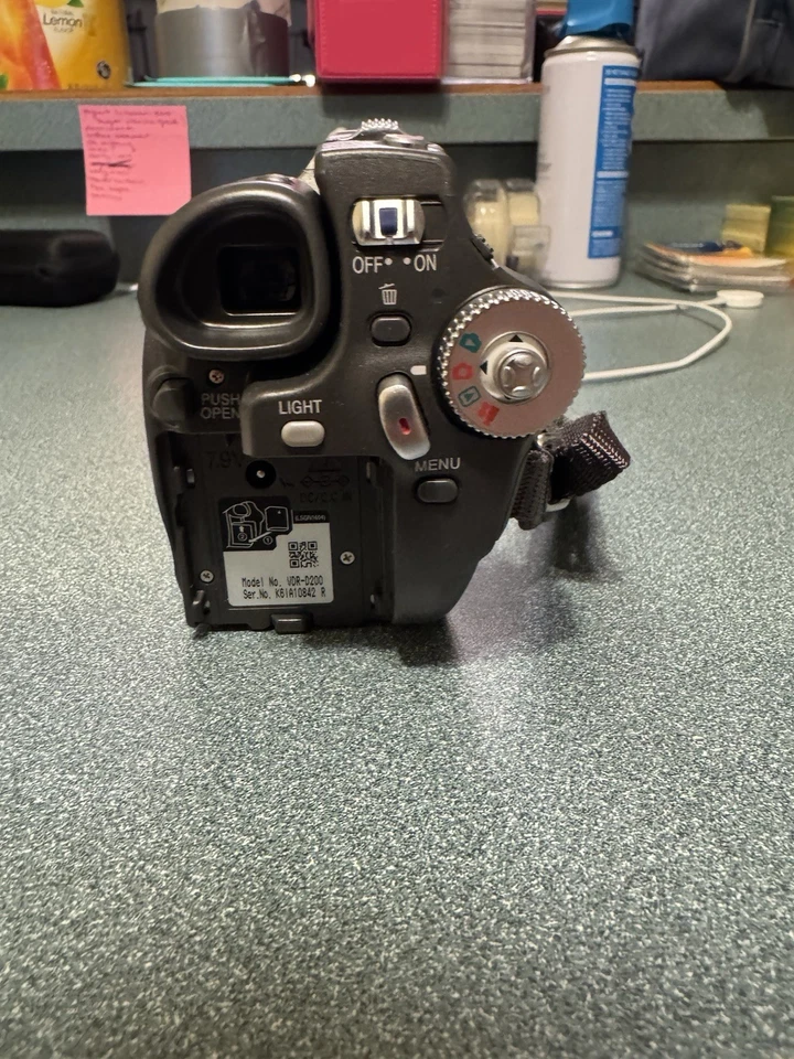 Panasonic VDR-D200 DVD Video Camera 30x Optical Zoom Open Box - Image 3 of 4