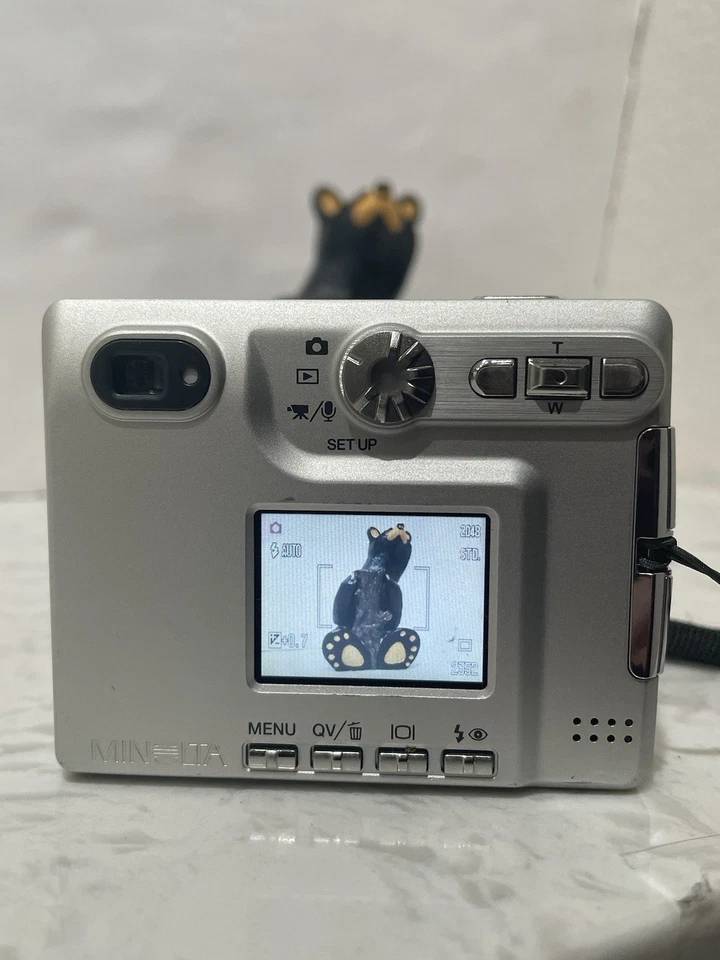 Minolta DiMAGE Xt 3.2MP Digital Camera w/ Battery Charger SD Card Tested WORKS - Image 4 of 4