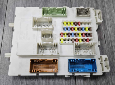 FORD FOCUS MK3 / C-MAX BODY CONTROL MODULE FUSE BOX BCM DV6T-14A073-HE 2011-2015