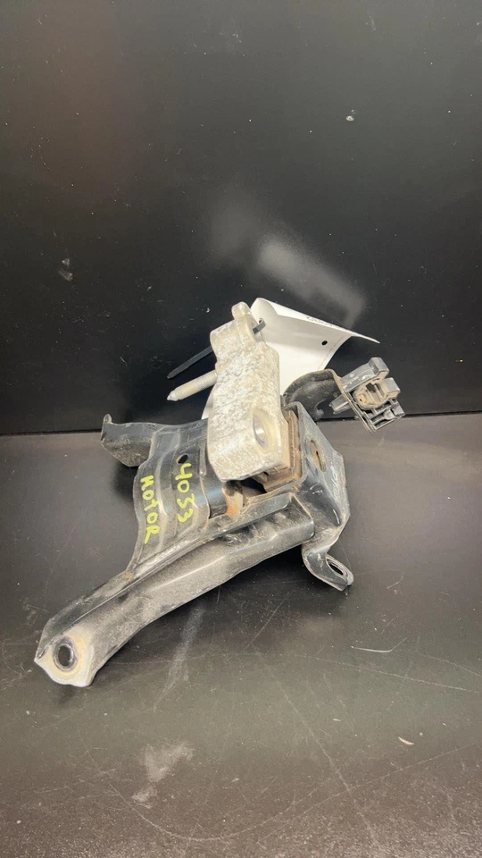 ✅ 2021 TOYOTA COROLLA ENGINE FRAME MOUNT OEM - Image 2 of 4