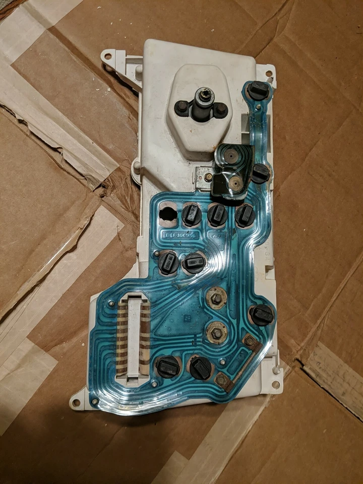  ORIGINAL 1981 1982 FORD ESCORT DASH CLUSTER OEM LYNX  - Image 3 of 3