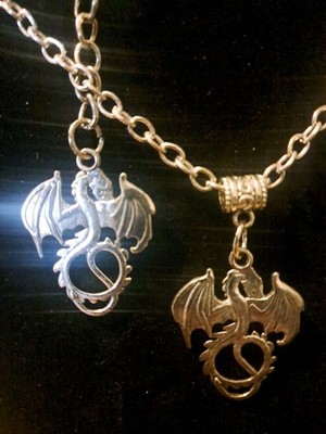 Pendant Silver Tone Dragon Pendant With Matching Key Chain 18'' Oval Chain
