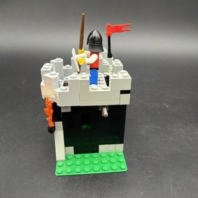 LEGO Castle: 6036 Skeleton Surprise - 100% Complete w/ Instructions