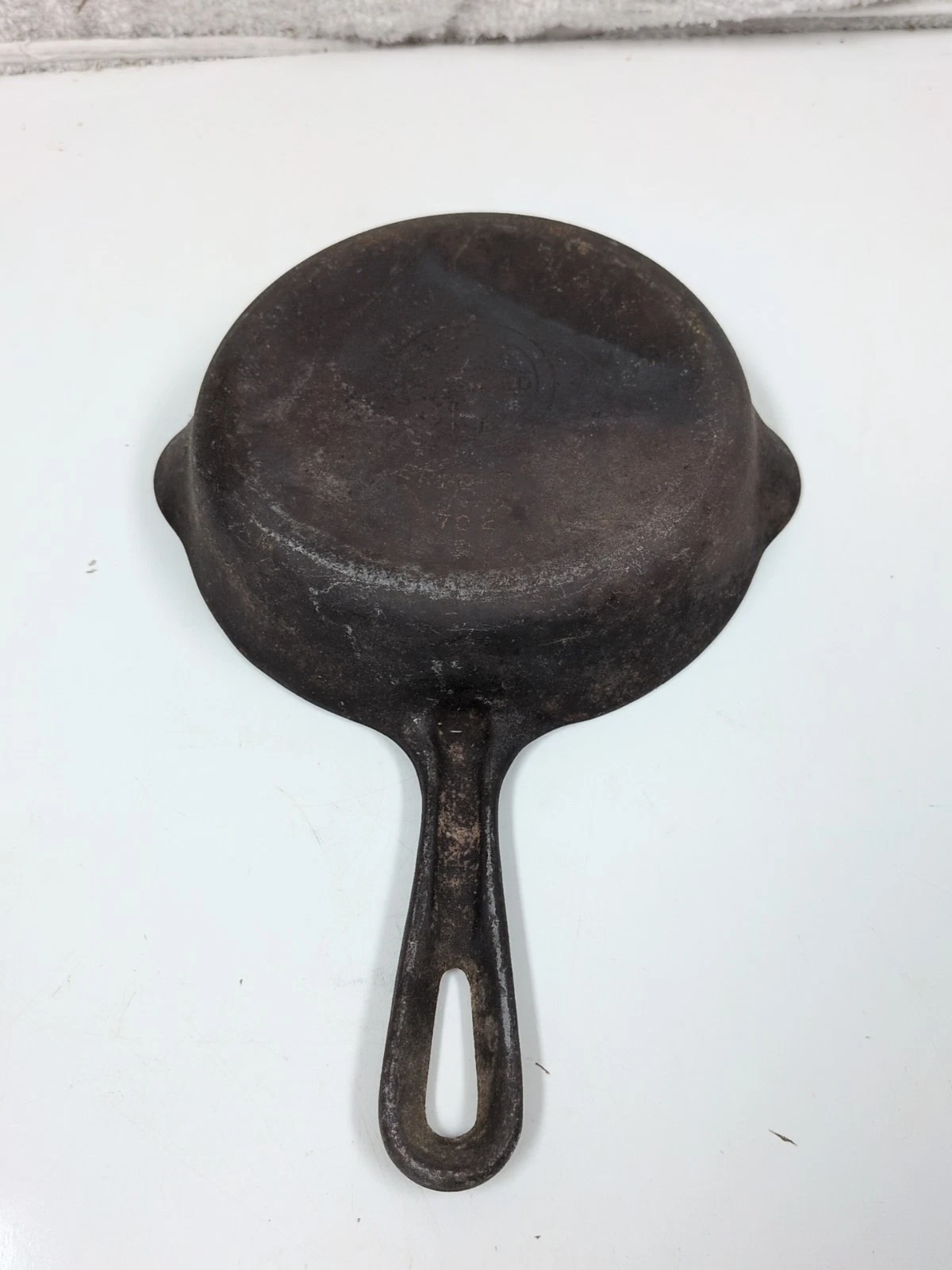 Griswold No. 4 Cast Iron Skillet Small Logo Grooved Handle 702 A
Opens in a new window or tab