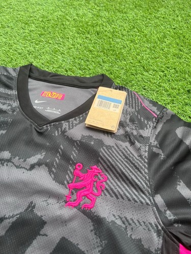 LIMITED CHELSEA FC Jersey- Exotic graphic Tee - Imagen 3 de 6