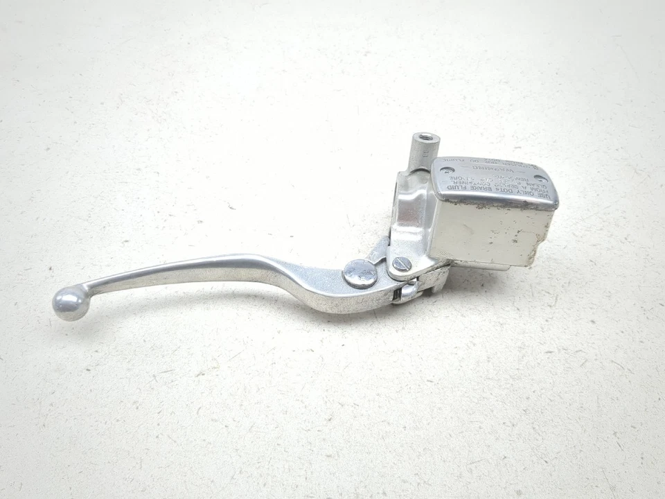 Главный цилиндр правого переднего тормоза 05 Kawasaki VN1600 Vulcan Nomad - Изображение 3 из 4