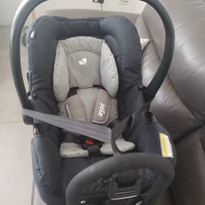 Joie Gemm Rear Facing Baby Car Seat Capsule And Base 0-12m Like New