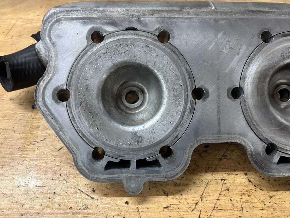 Motor de cilindro de cabeza Ski-Doo 2005-2007 Mach Z Summit Highmark MXZ 1000 Renegade Foto 2 de 4