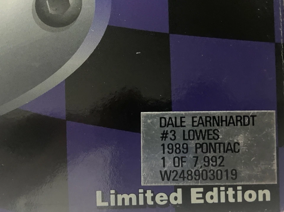 Coche fundido a presión NASCAR Foto 4 de 4