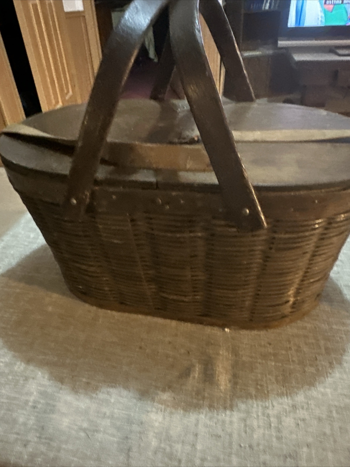 Vintage, Hawkeye Picnic Basket From Burlington, Iowa, All Original And