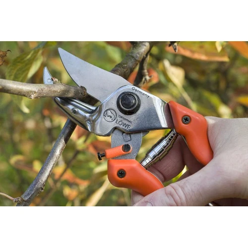 FORBICE LOWE 8 MOD. 8104 – TAGLIO BYPASS 22MM – PROFESSIONALE PER RAMI VERDI - Immagine 2 di 4