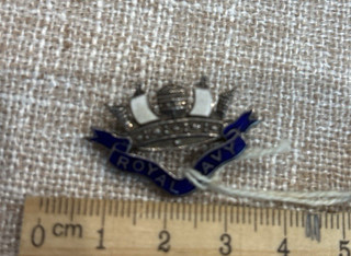 Title Vintage Royal Navy Cap Badge – Crown & Anchor Enamel