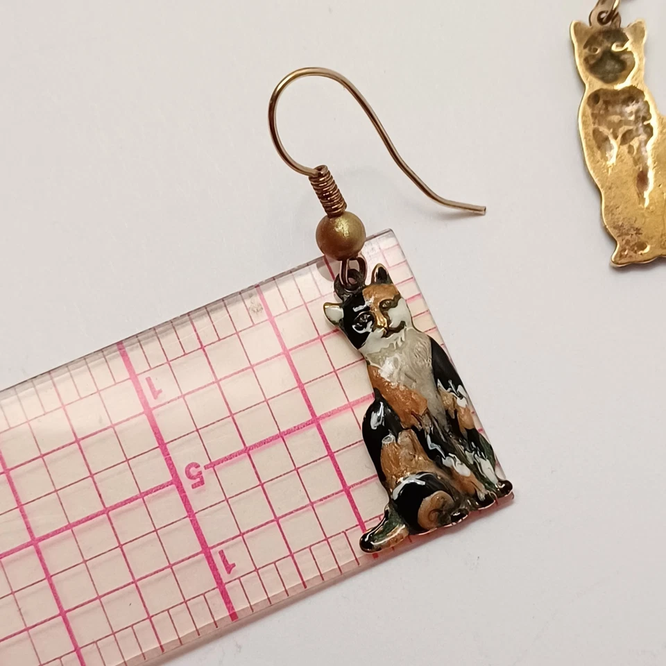 Pendientes colgantes esmaltados Calico gato hechos a mano vintage únicos en su clase Foto 3 de 4