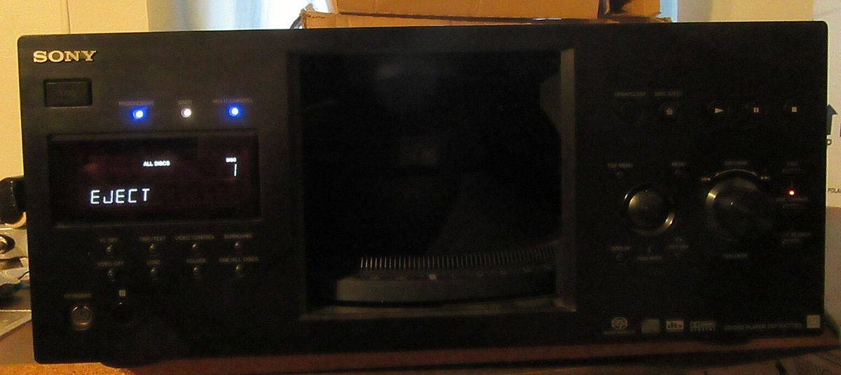 SONY DVP-CX777ES CD/DVD Disc Explorer 400 Disc Changer w/remote