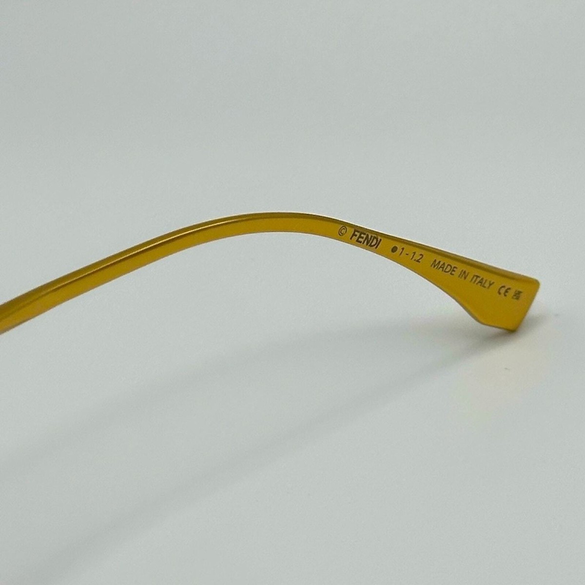 NEW FENDI FE40068U 30V Authentic women Gold/Blue Sunglasses  display picture 2
