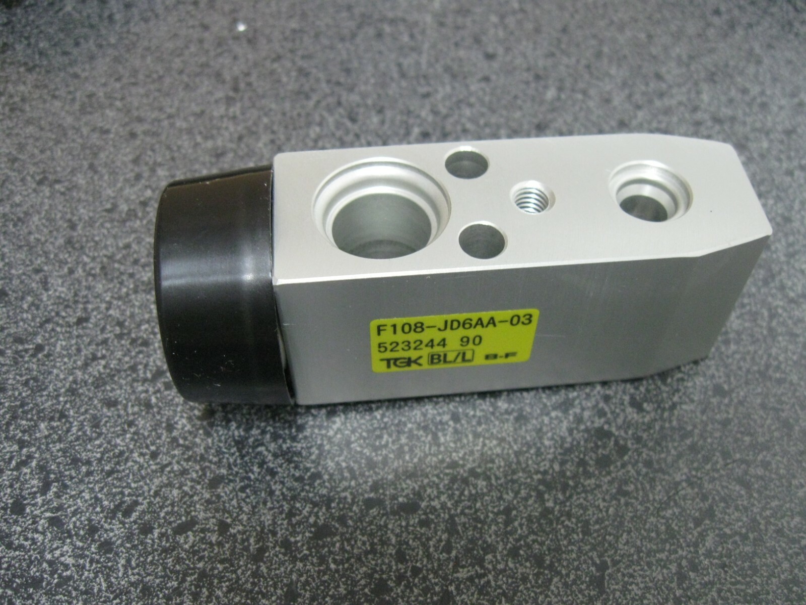 NEW HALLA EXPANSION VALVE FOR 0712 HYUNDAI VERACRUZ (PN 97626 3J000