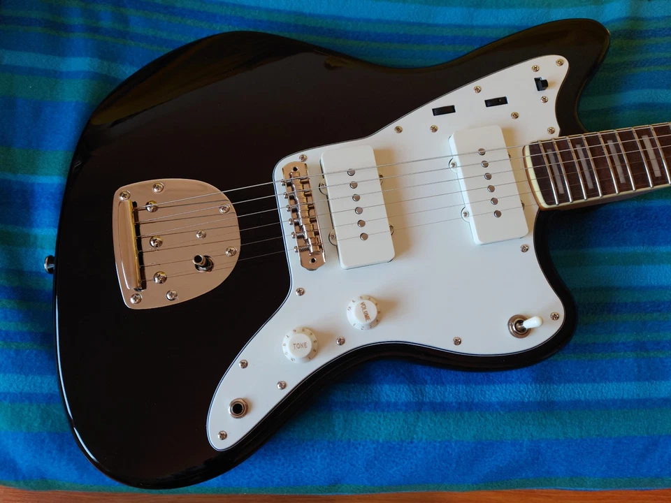 Squier CV 60s Jazzmaster LRL BLK - Bild 2 von 4